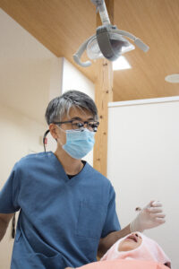 フロスって本当に必要ですか？歯間ブラシとの違いも解説します